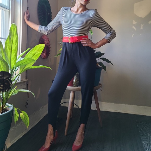 Vintage one-piece jumpsuit— XS/S—black and white—red belt included - Picture 2 of 2
